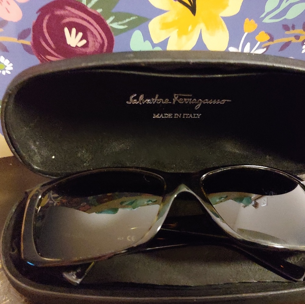 💋Salvatore Ferragamo Tortoise Colored Sunglasses